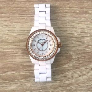 NWOT! ROSE GOLD & WHITE STYLISH WATCH